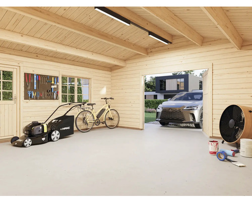 Garage en bois clair avec tondeuse à gazon, vélo et voiture