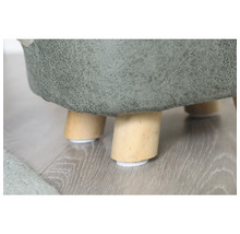 Vue détaillée d'un tabouret avec pieds en bois et protections de sol