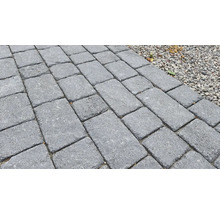 Verlegung von Pflastersteinen für den Aussenbereich