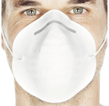 Feinstaubmaske am Gesicht getragen, mit verstellbarem Nasenbügel zum Schutz vor Partikeln.