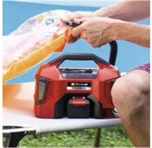 Pompe à air sans fil Einhell gonflant une bouée