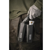 Porte couteaux Stanley FatMax pour deux cutters fixé à la ceinture, incluant des couteaux Stanley FatMax.