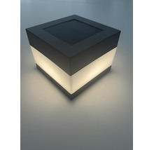 Lampe solaire LED carrée pour éclairage extérieur avec panneau solaire intégré sur le dessus