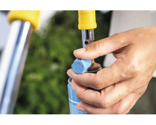 Main actionnant la vanne de regulation d une cartouche de gaz pour un desherbeur thermique