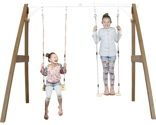 Balançoire en bois avec deux enfants qui se balancent