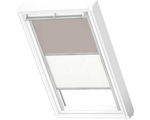 Dachfenster mit Verdunkelungsrollo und Plissee
