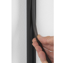 Installation einer Kabelschutzleiste an einer Wand