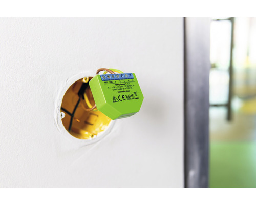Shelly Dimmer 2 Smart Home Dimmschalter installiert in einer Wanddose