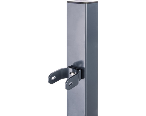 Poteau avec support pour éléments de clôture