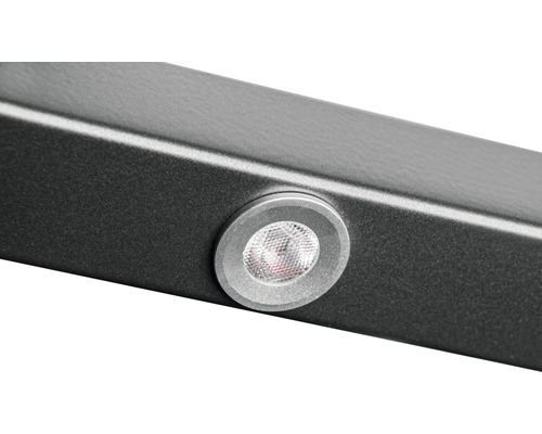 Detailansicht einer Einbauleuchte in einem Möbelstück