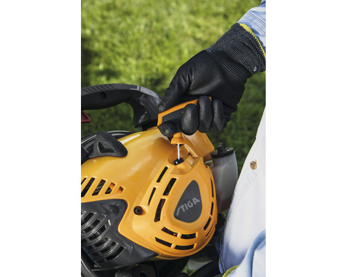 Utilisation d''un taille-haie Stiga avec des gants