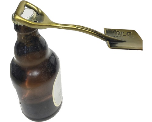 Décapsuleur en forme de bêche ouvrant une bouteille