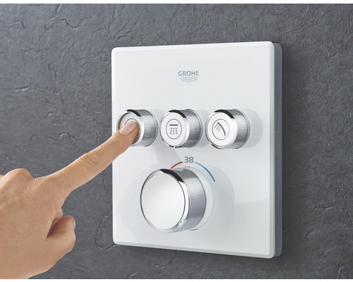 Grohe Logo. Aufputz-Duscharmatur mit Reglern zur Temperatureinstellung und zur Auswahl der Strahlart.