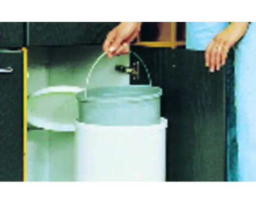 Einbaueimer im Küchenschrank für die Mülltrennung