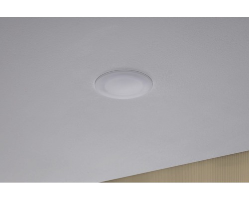 Runde Deckenleuchte an einer Zimmerdecke