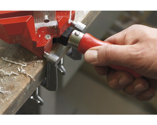 Hand bedient Eckenspanner am Werkstück