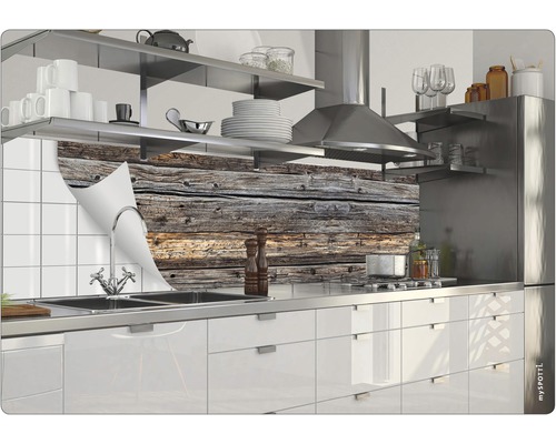 Crédence de cuisine aspect bois dans une cuisine moderne