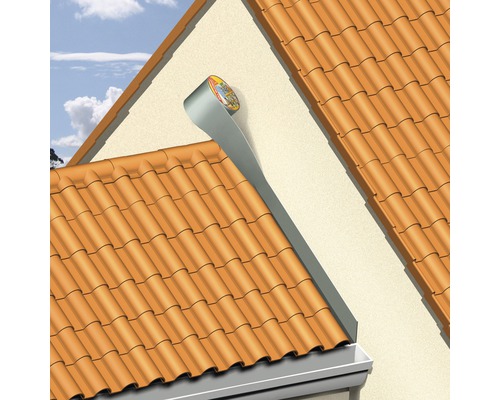 Toit avec ruban adhésif pour sceller les transitions