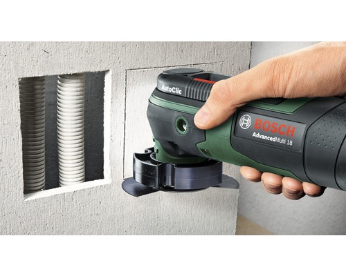 Outil multifonction Bosch AdvancedMulti 18 en utilisation