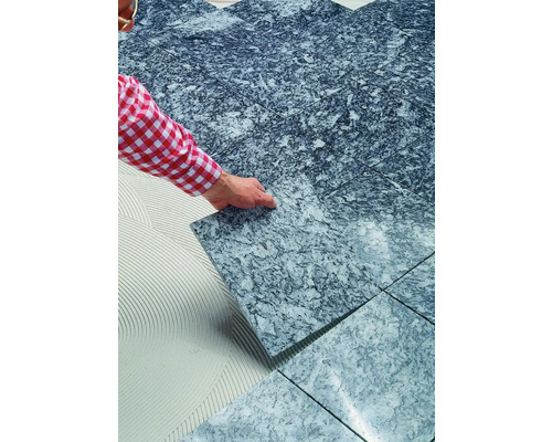 Pose de carreaux de sol à motifs