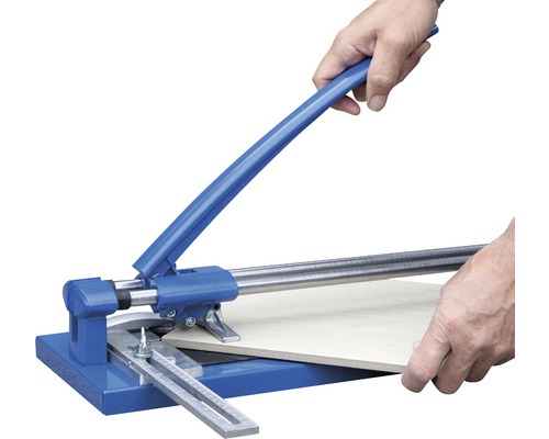 Coupe-carreaux utilisé avec un carreau