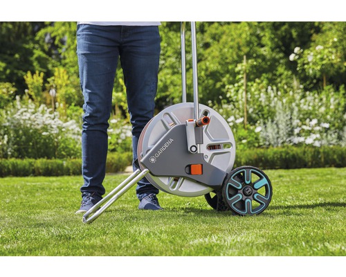 Gardena Schlauchwagen mit Rädern für den Garteneinsatz