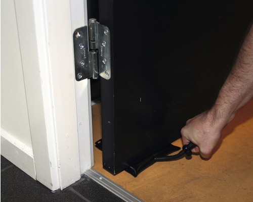 Türstopper mit Griff zum Öffnen einer Tür