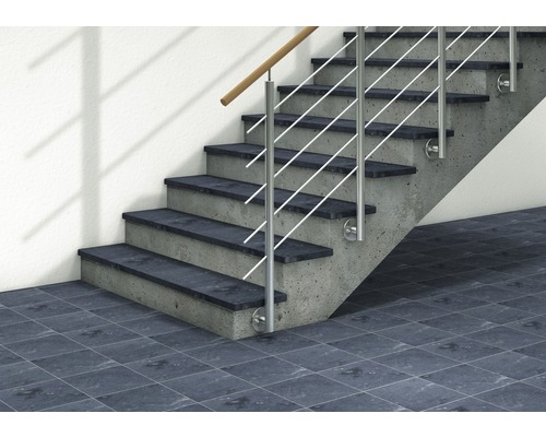 Escalier en béton avec garde-corps en acier inoxydable et main courante en bois