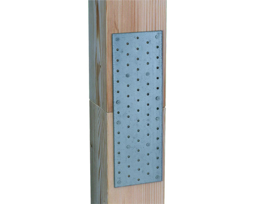 Construction en bois avec plaque métallique perforée et vis de fixation