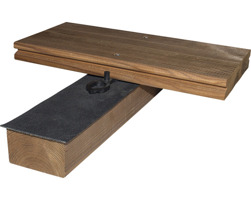 Terrassendiele aus Holz mit Unterkonstruktion und Befestigungsclip