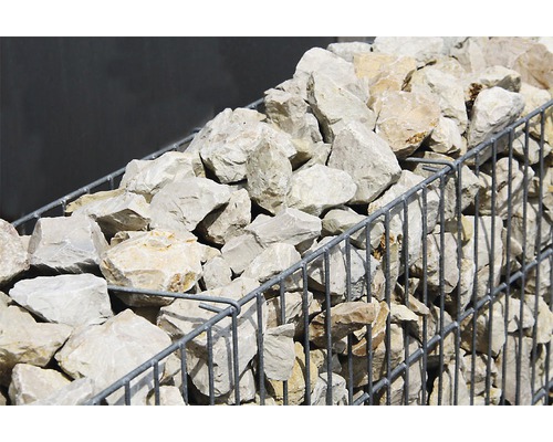 Gabionenwand mit Natursteinen
