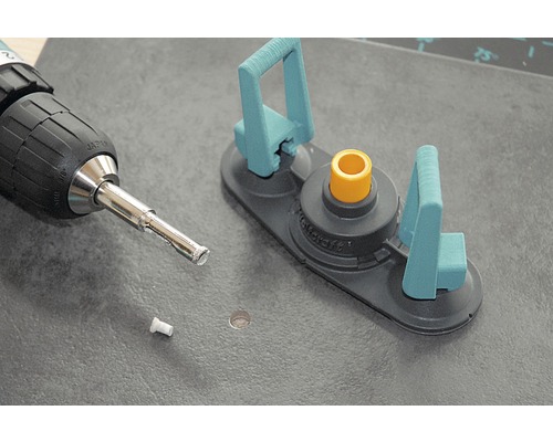 Gabarit de perçage Wolfcraft avec foret diamant et perceuse sur carreau