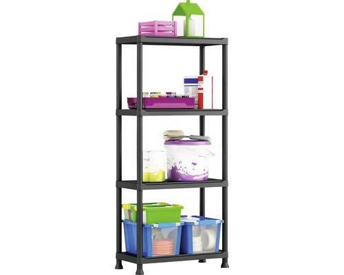 Schwarzes Kunststoffregal mit vier Ebenen und verschiedenen Aufbewahrungsgegenständen.