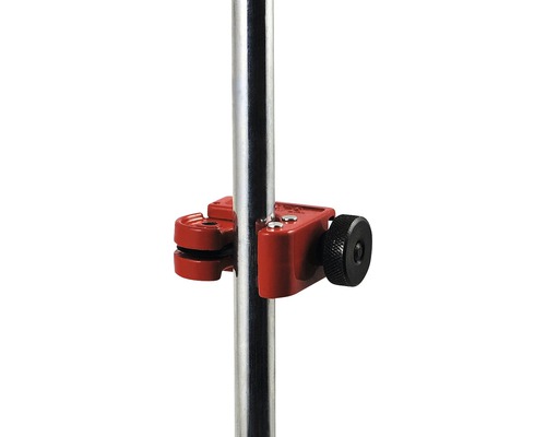 Rohrabschneider an einem Rohr