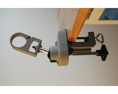 Werkbankbefestigung mit Klemme zur Montage von Werkzeugen oder Zubehör