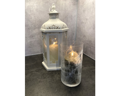 Lanterne décorative et photophore avec bougies allumées