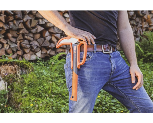 For-q Sape avec manche en plastique à la ceinture d''une personne