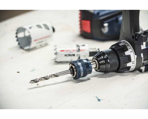 Visseuse sans fil avec foret et scies cloches