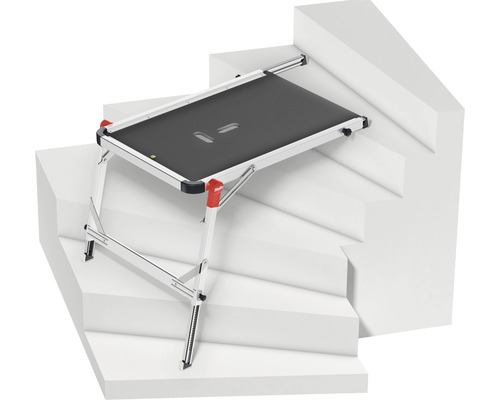 Aluminium Arbeitsbühne auf einer Treppe mit justierbaren Füssen