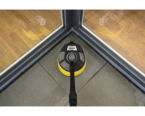 Logo Kärcher Nettoyeur de sols sur carrelage en pierre