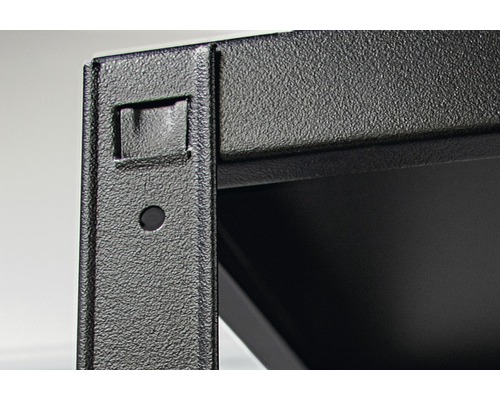 Detailansicht eines schwarzen Metallregals