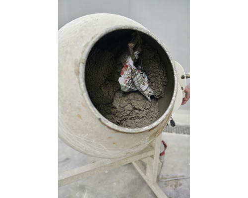 Betonmischer mit Betonmischung