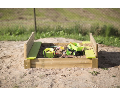 Bac à sable en bois avec jouets