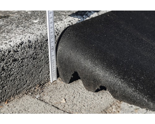 Rampe de seuil avec mesure de hauteur sur bordure