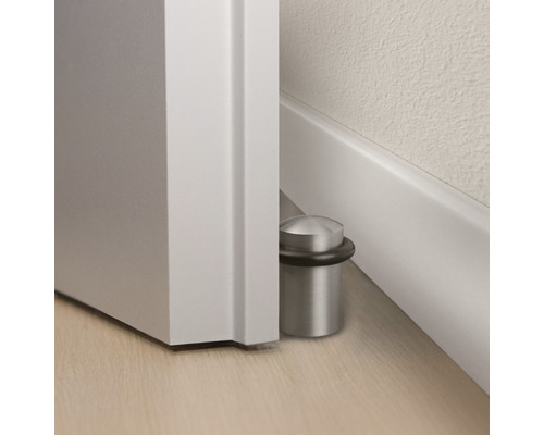 Butée de porte en métal sur le cadre de porte