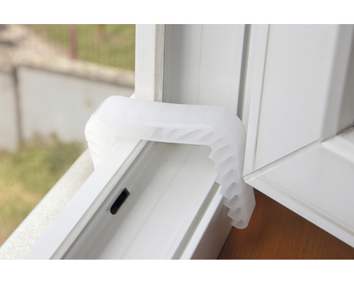 Sécurité de fenêtre sur un cadre de fenêtre