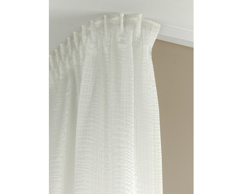 Rideau blanc avec suspension à plis