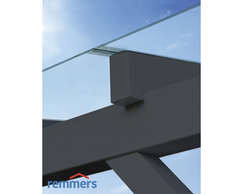 Vue détaillée d''un toit de terrasse avec toit en verre et structure porteuse