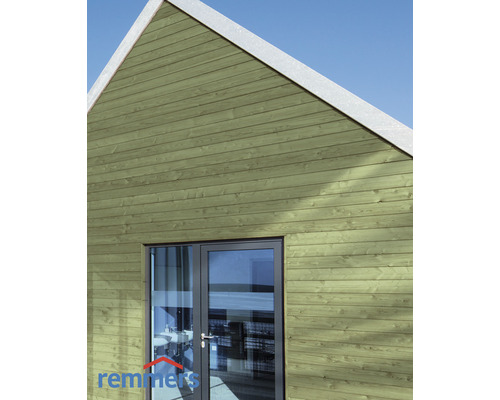 Façade de maison en bois avec porte et logo Remmers