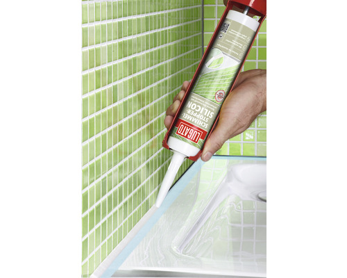 Application de silicone anti-moisissure Lugato dans la salle de bain